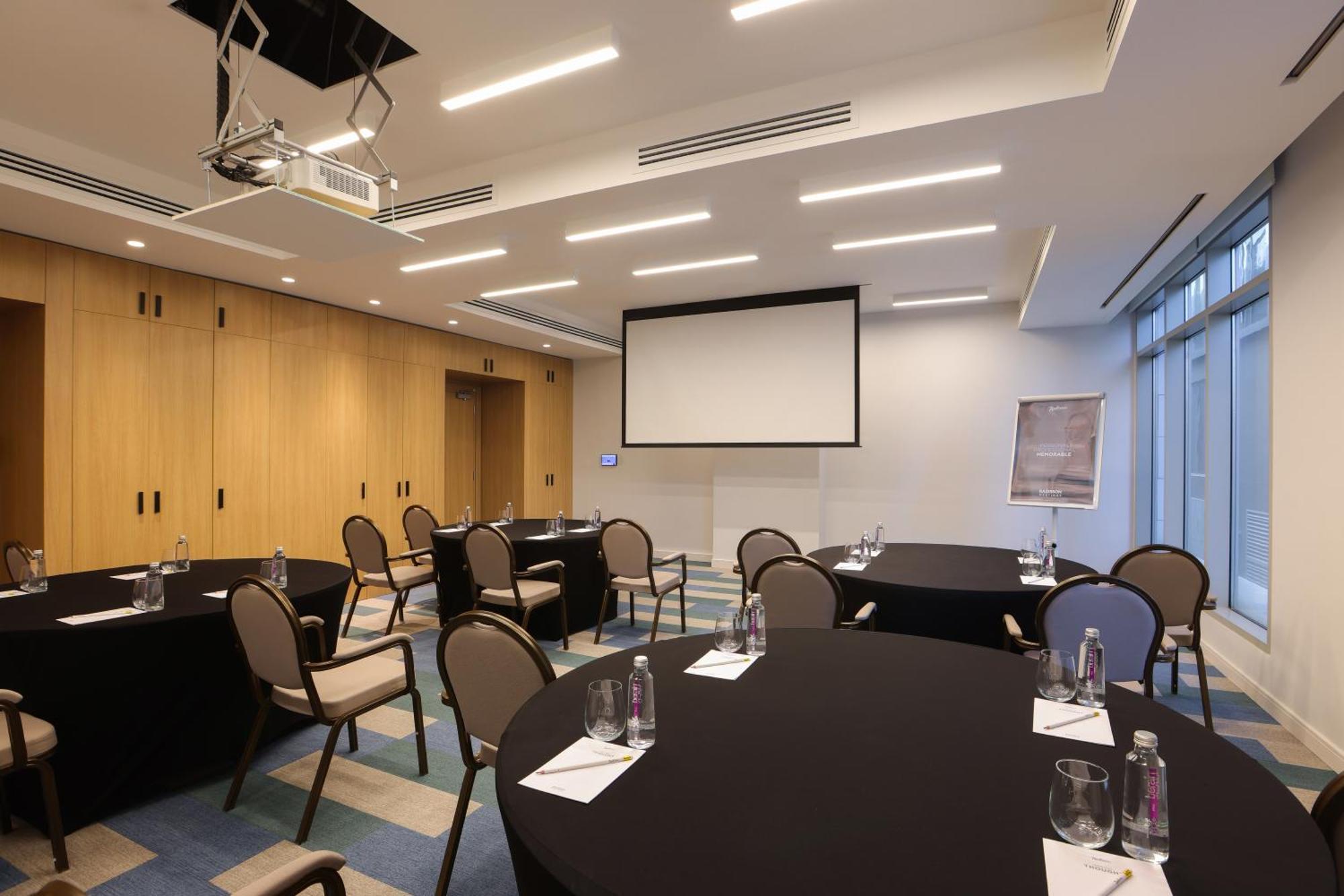 Radisson Hotel & Residence Riyadh Olaya Riade Exterior foto