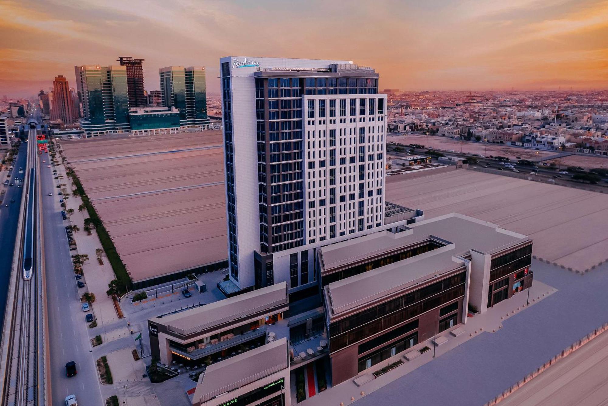 Radisson Hotel & Residence Riyadh Olaya Riade Exterior foto